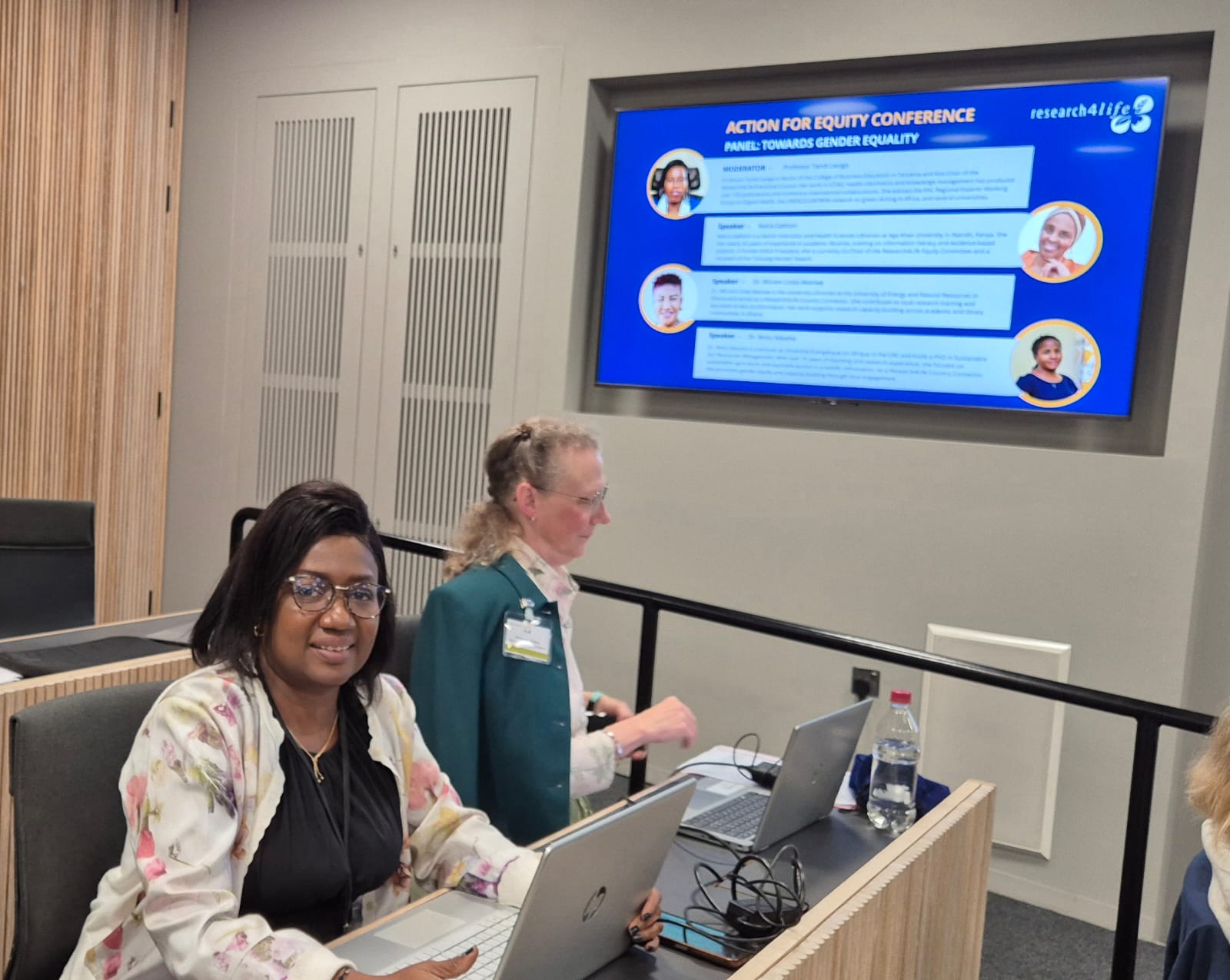 Faculdade de Medicina da UKB em destaque no encontro internacional Research4Life 2025, em Oxford